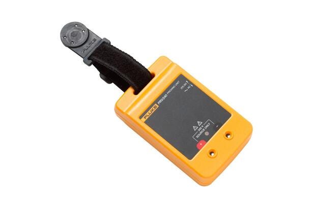 Fluke PRV240 batteridrevet proving unit med medfølgende TPAK magnetisk ophængsrem.