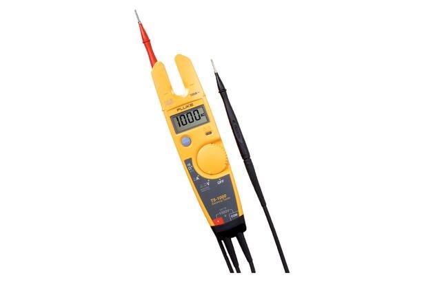 Fluke T5-1000 elektrisk tester med åben strømklo og sort SlimReach testprobe på hvid baggrund.
