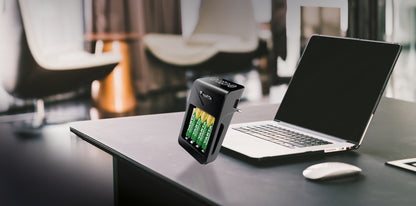 Varta LCD multi charger+ f/AAA, AA Delivered without batteries