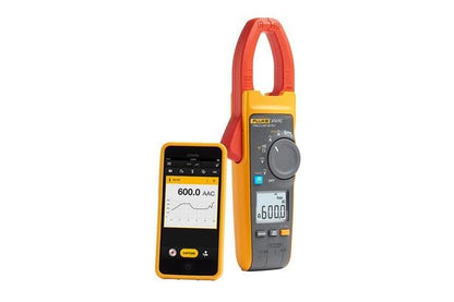 Fluke 374 FC tangamperemeter med Fluke Connect og trådløs visning af måleresultater på smartphone.